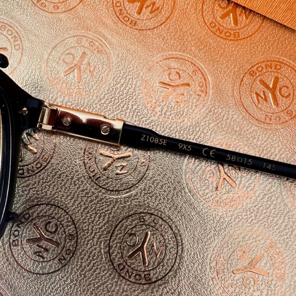 Louis Vuitton Black and Gold Sunglasses - Picture 5 of 5